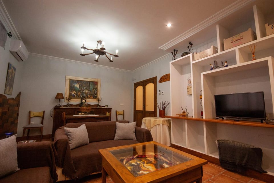 Communal lounge/ TV room