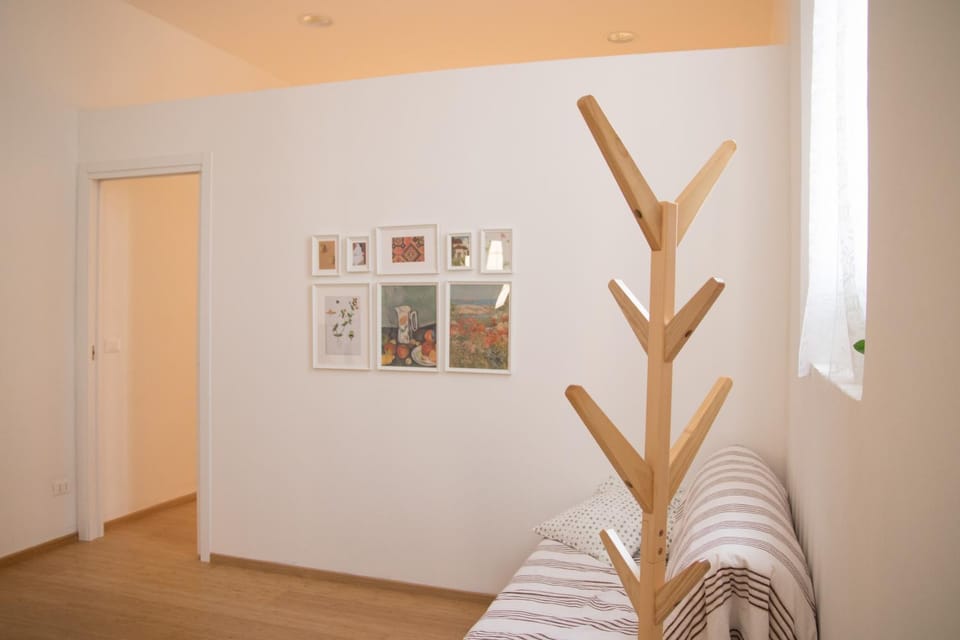 Living room, Photo of the whole room