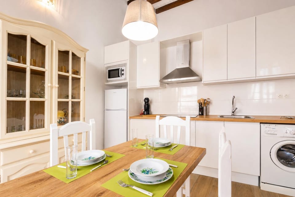 Kitchen or kitchenette, washing machine