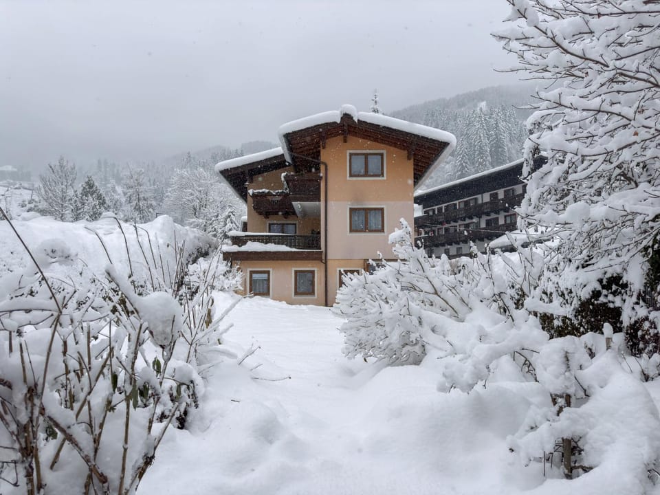Facade/entrance, Garden, View (from property/room), Garden view, Mountain view