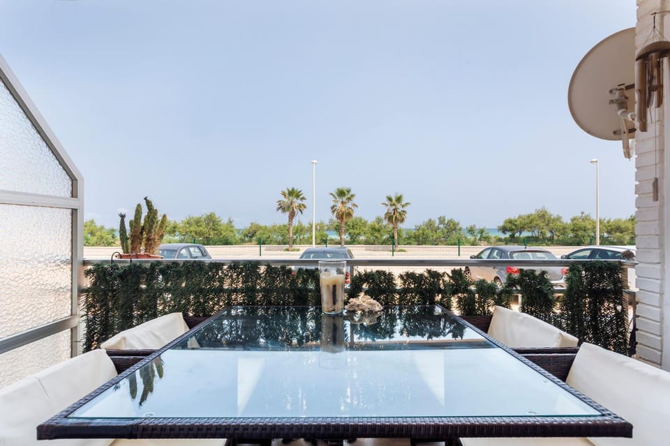 Fantástico Apartamento en Primerísima Línea Playa Apartment in Valencian Community