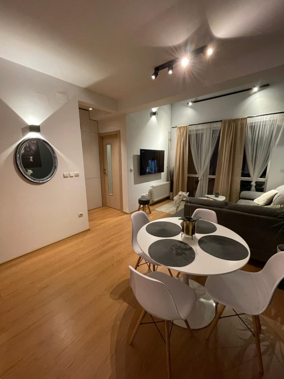 TV and multimedia, Living room, Seating area