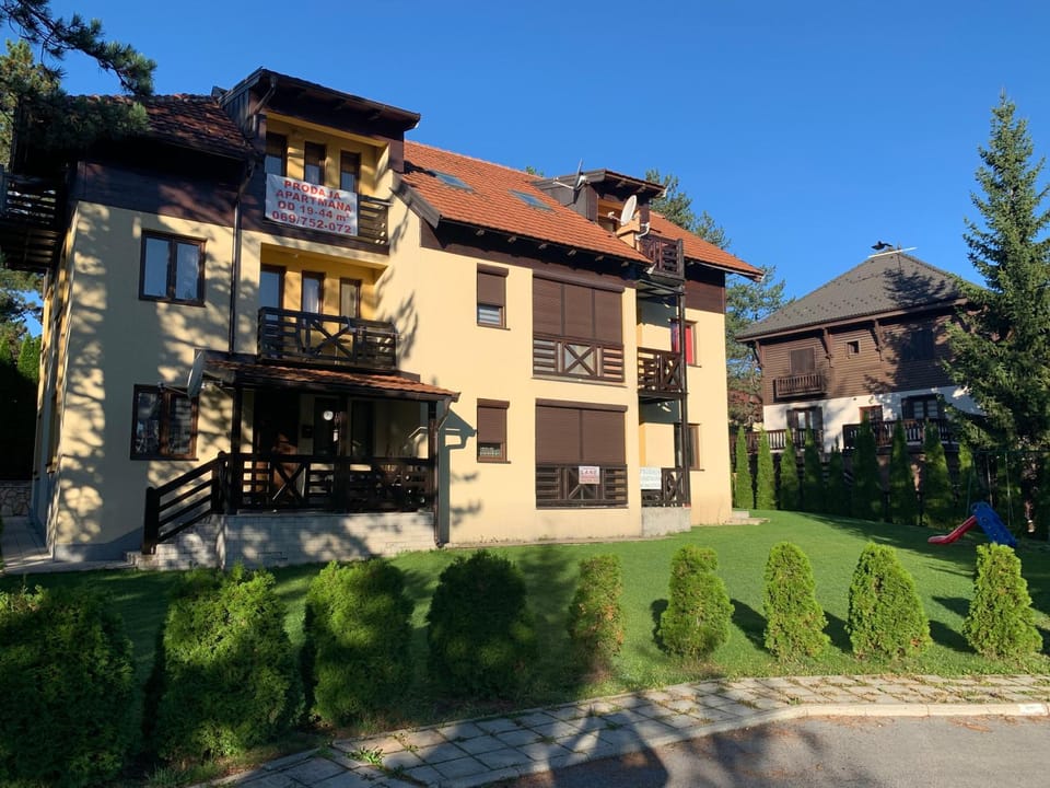 Property building, Garden, Garden view