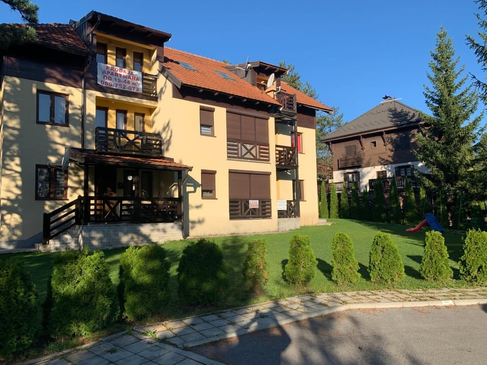 Property building, Garden, Garden view