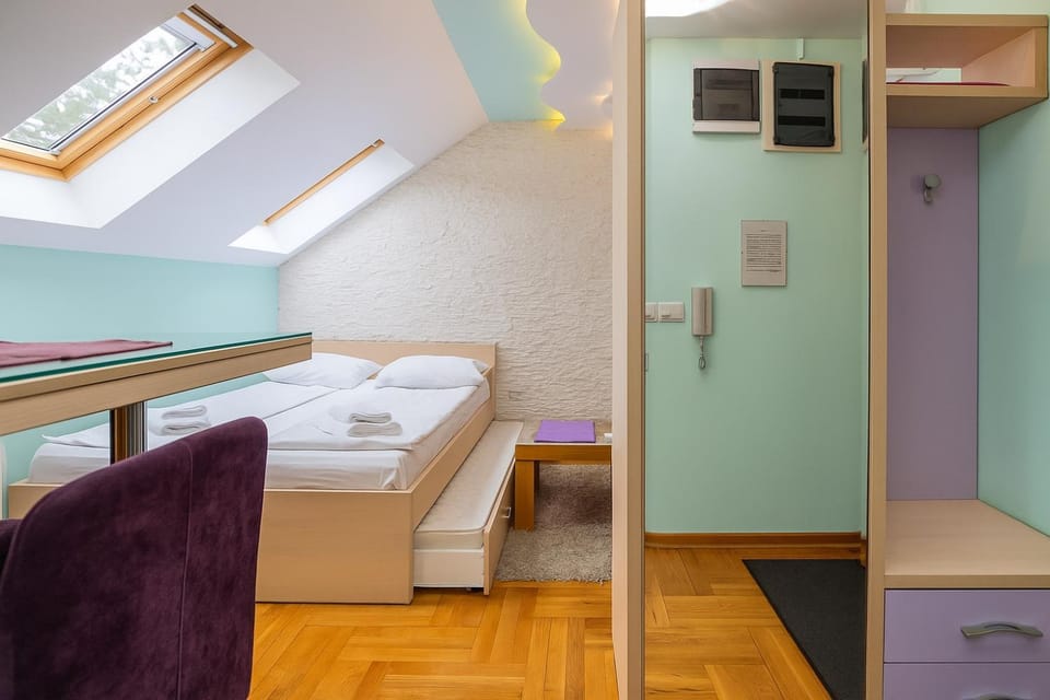 Bed, Living room, Bedroom