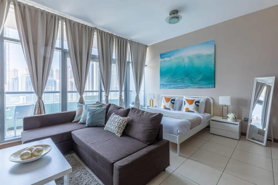 Frank Porter - Indigo Tower Apartment in Dubai