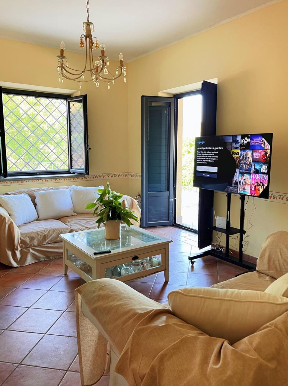 TV and multimedia, Living room, Seating area