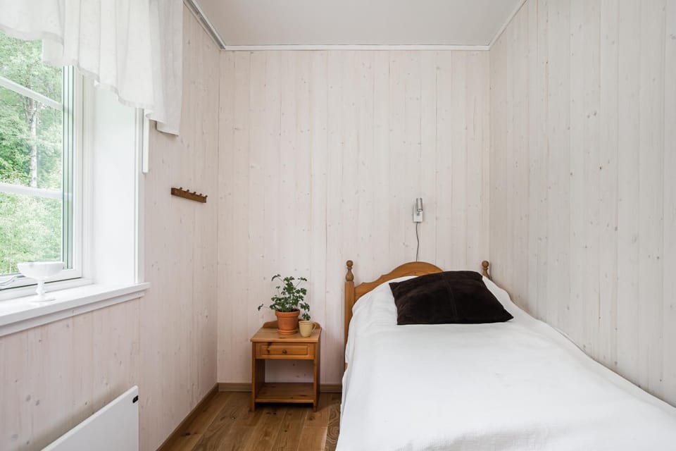 Solar Lake Cottage Apartment in Västra Götaland County