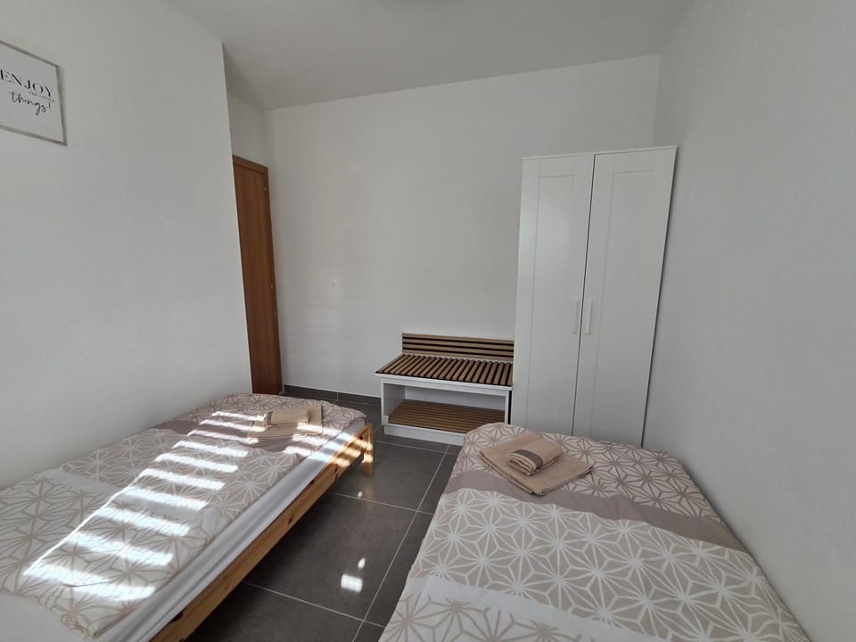 Apartman M & M, Schöne Wohnung nur 200m vom Strand Apartment in Zadar County