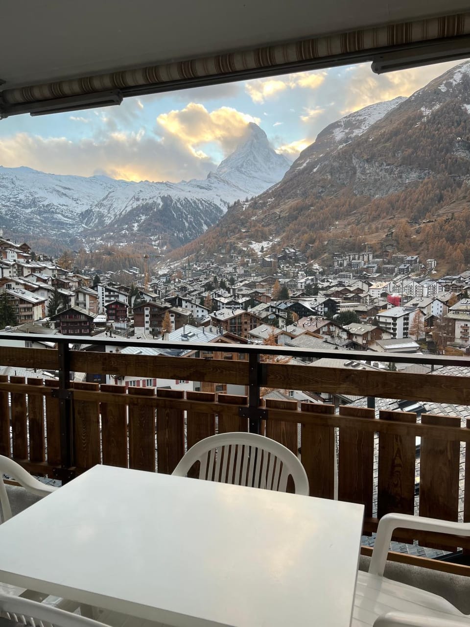 Nearby landmark, Natural landscape, Winter, View (from property/room), Balcony/Terrace, Balcony/Terrace, City view, Mountain view