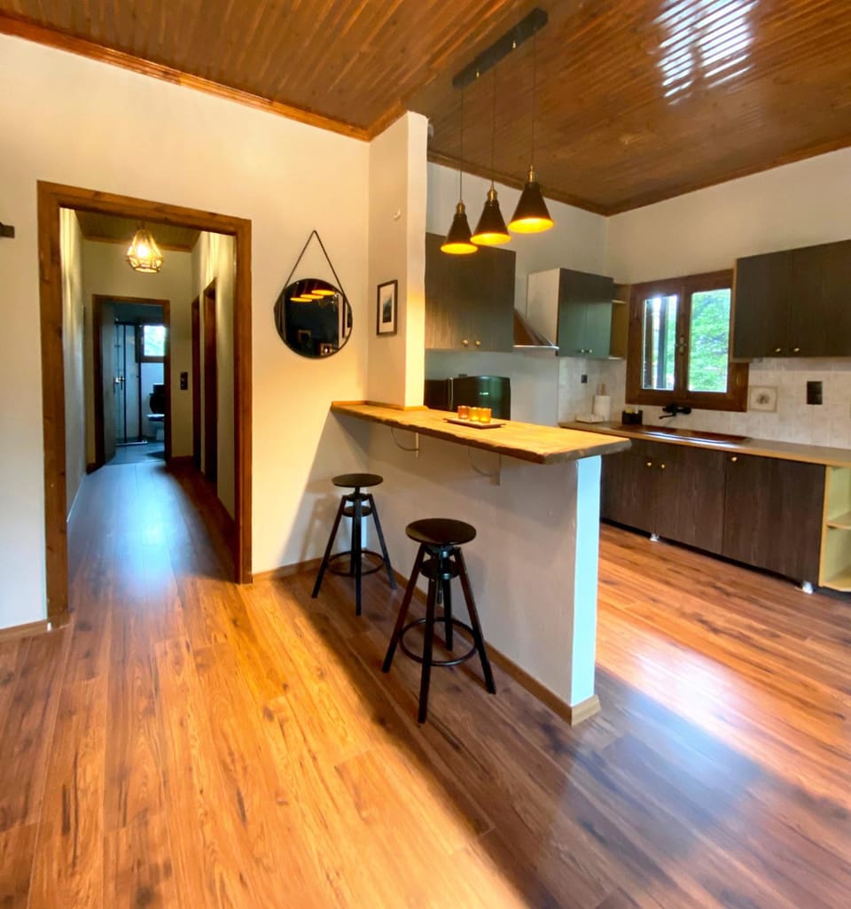 Kitchen or kitchenette, Seating area