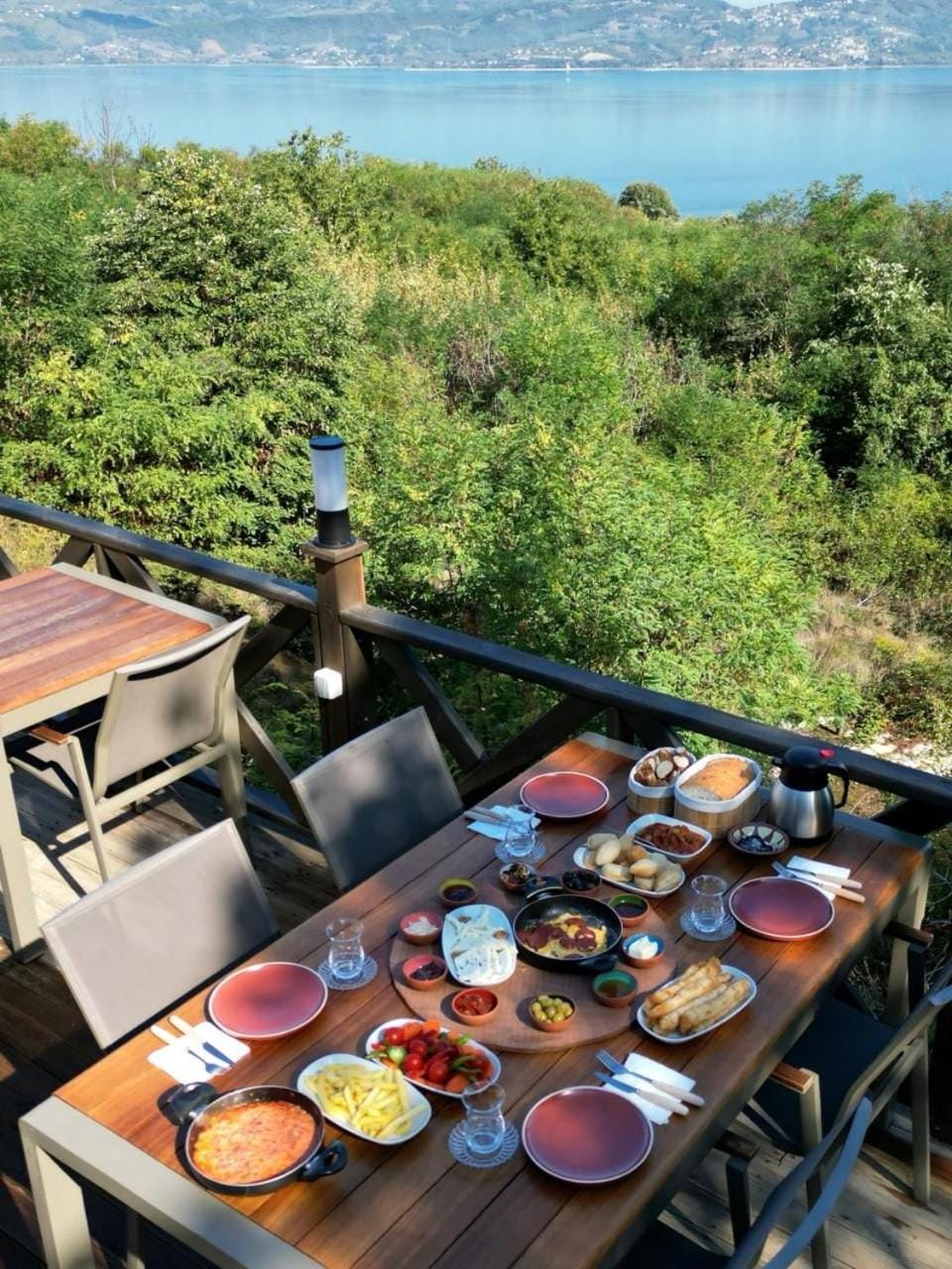 Natural landscape, View (from property/room), Lake view, Mountain view, Breakfast