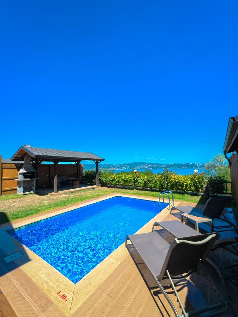 Natural landscape, BBQ facilities, Garden, View (from property/room), Garden view, Lake view, Pool view, Swimming pool