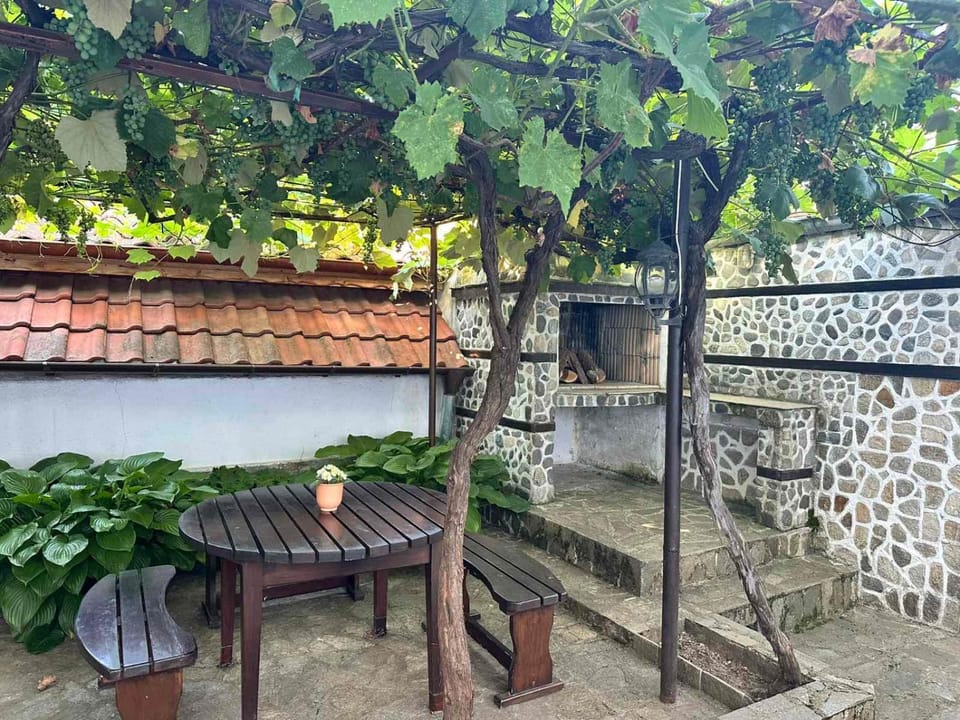 Patio, BBQ facilities, Garden view