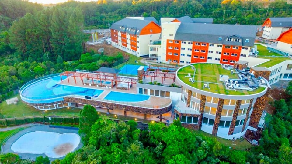 Bird's eye view, Pool view