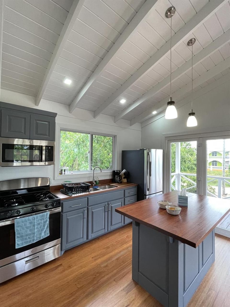 Central Placencia Walk to Everything Beach Home House in Placencia