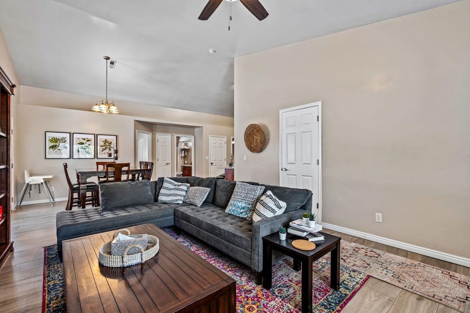 Living room, Seating area, fireplace