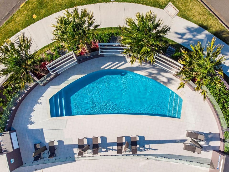 Swimming pool, Swimming pool