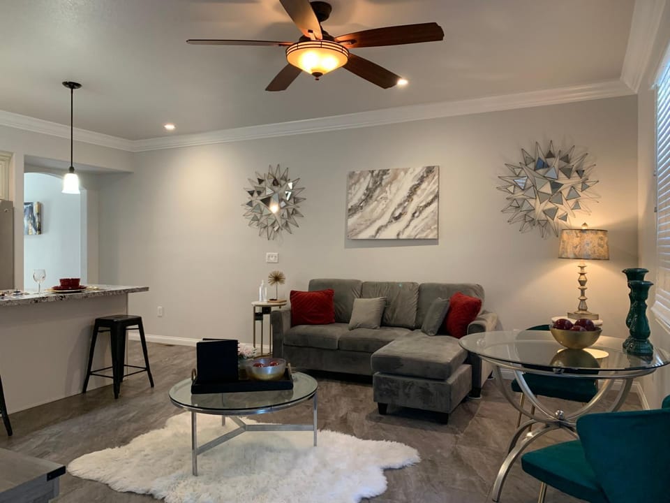 Living room, Dining area