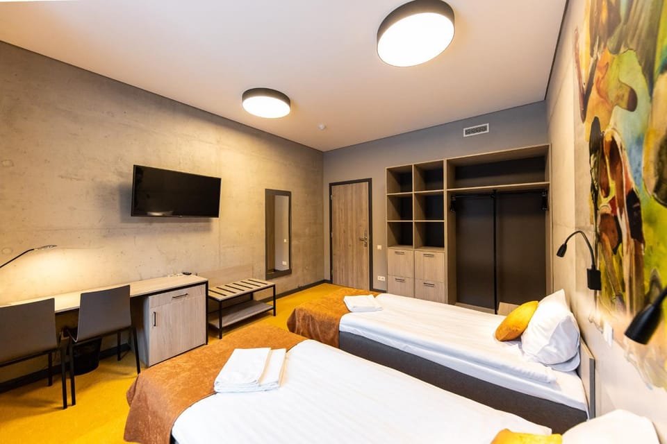 Bed, TV and multimedia, Photo of the whole room