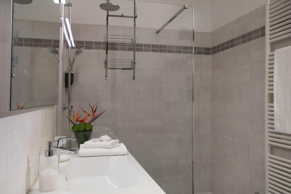 Shower, Bathroom