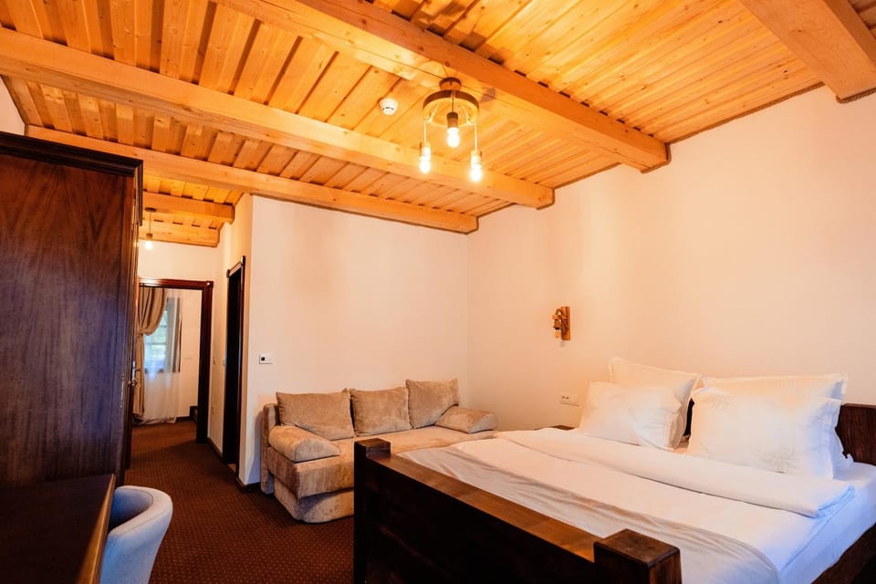Pensiunea Pă Coastă Bed and Breakfast in Romania