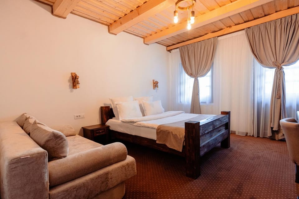 Pensiunea Pă Coastă Bed and Breakfast in Romania