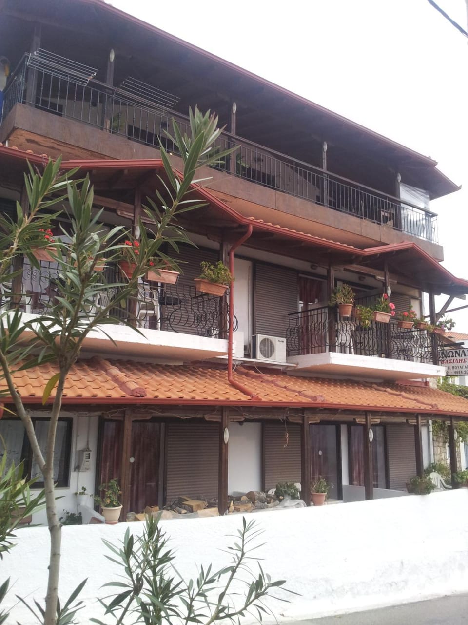 Facade/entrance