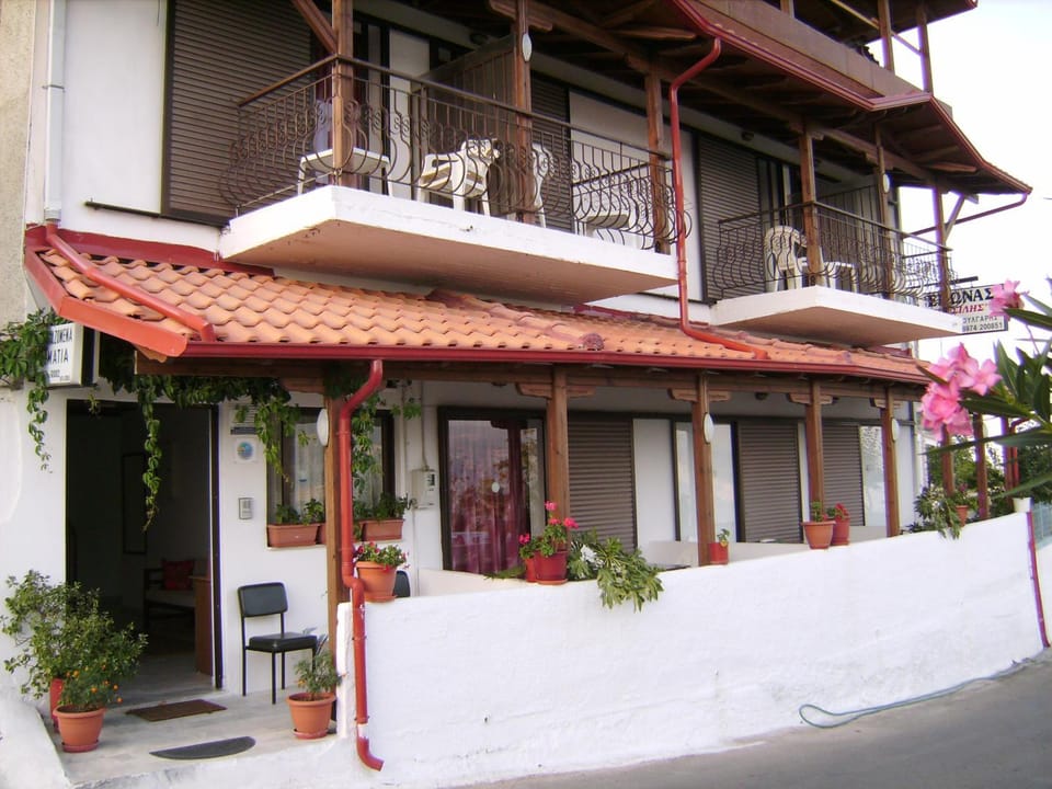 Facade/entrance