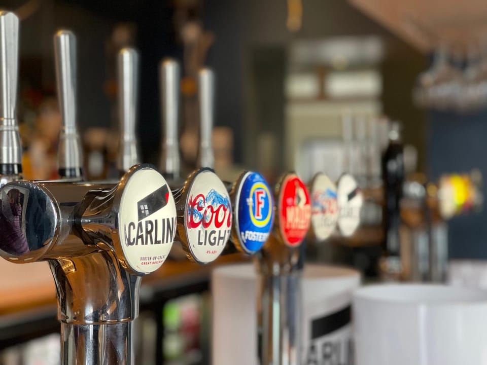 Lounge or bar, Drinks, Alcoholic drinks