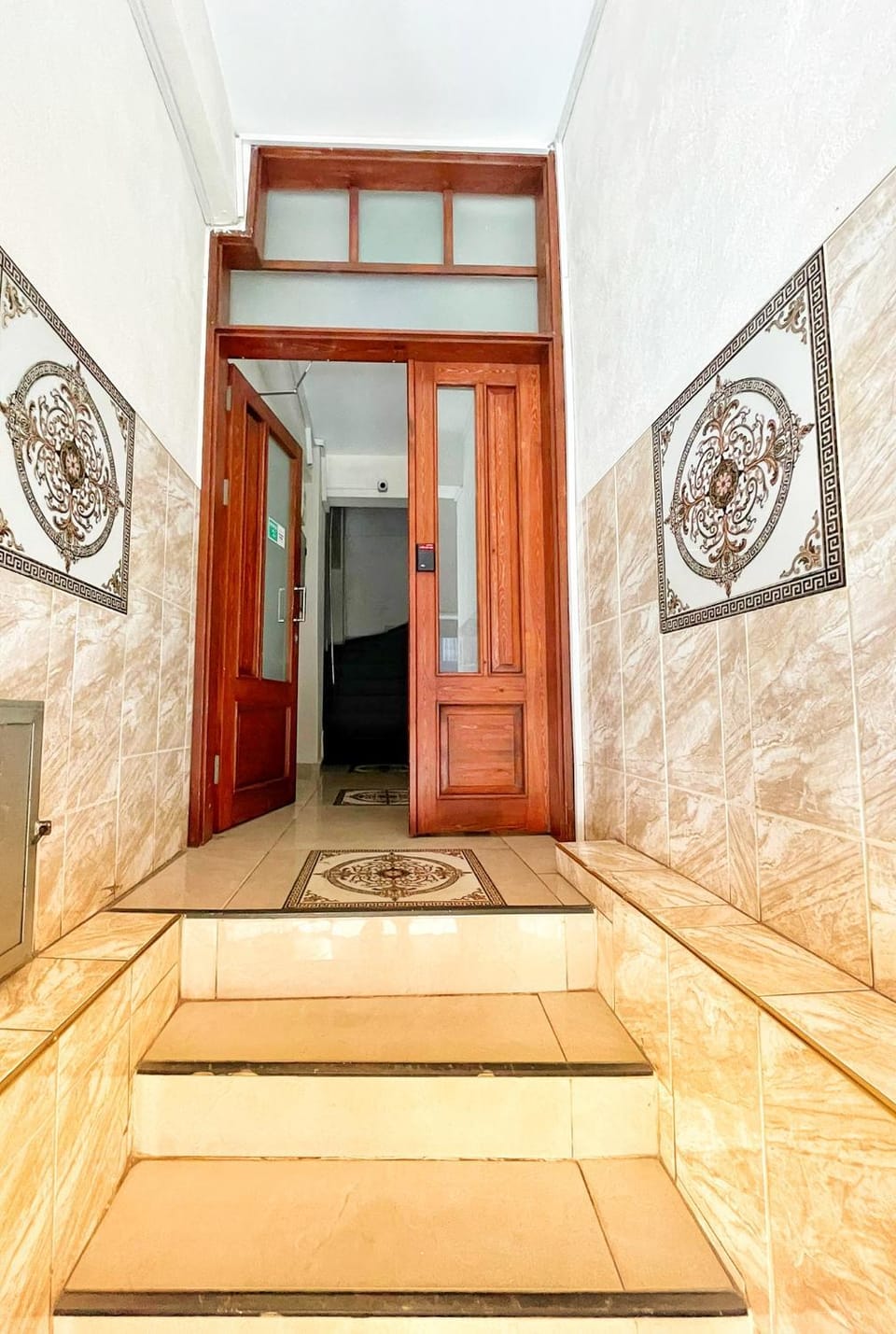 Facade/entrance