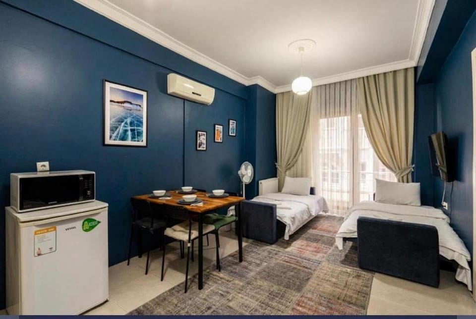 Bed, Massage, Seating area, kitchen