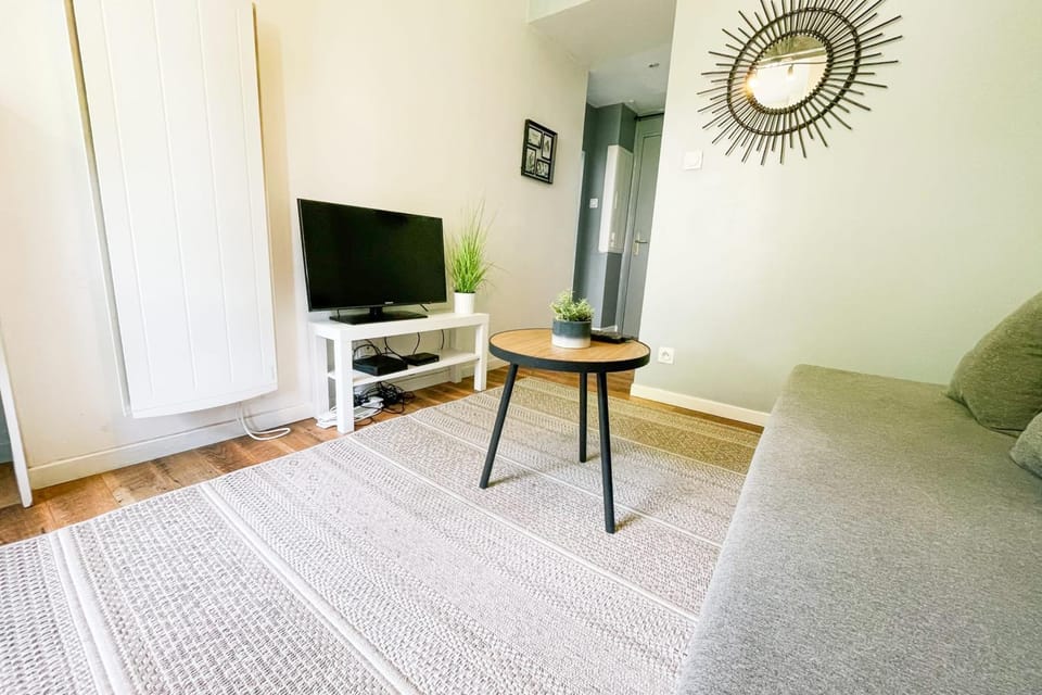 #A6 Chez Mimi Studio La Tronche Near hospital Apartment in Grenoble