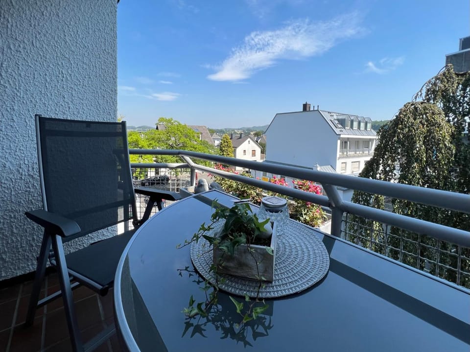 Balcony/Terrace, Street view