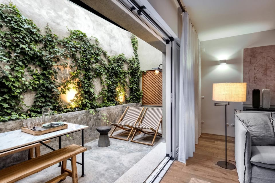 Living room, Seating area