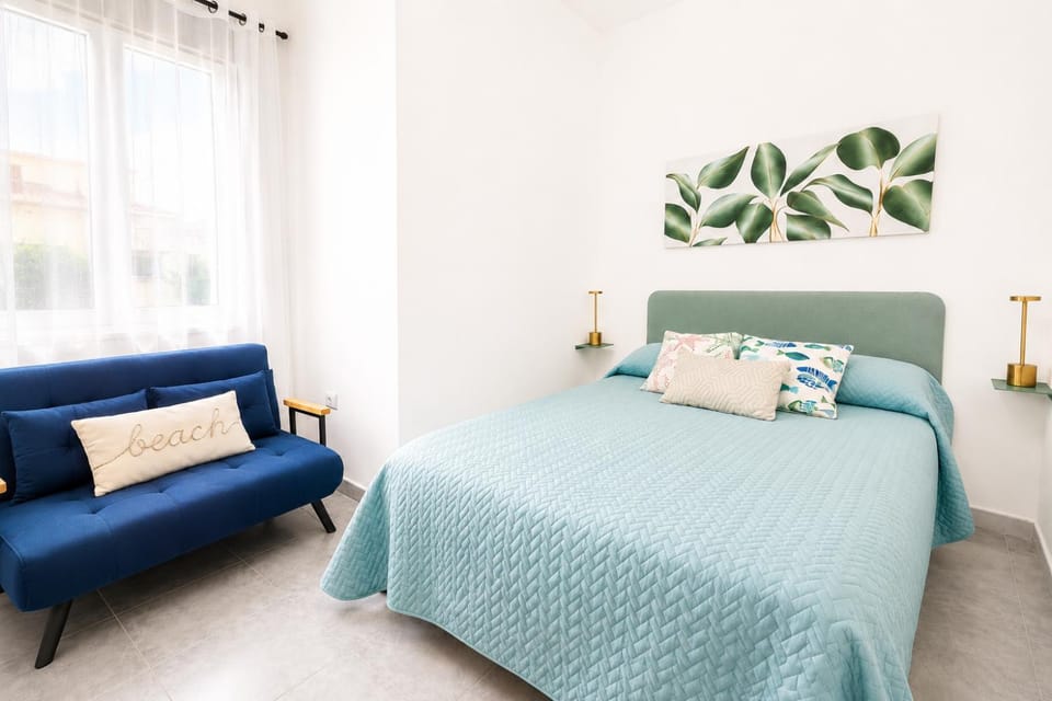 Bed, Photo of the whole room, Bedroom, air conditioner