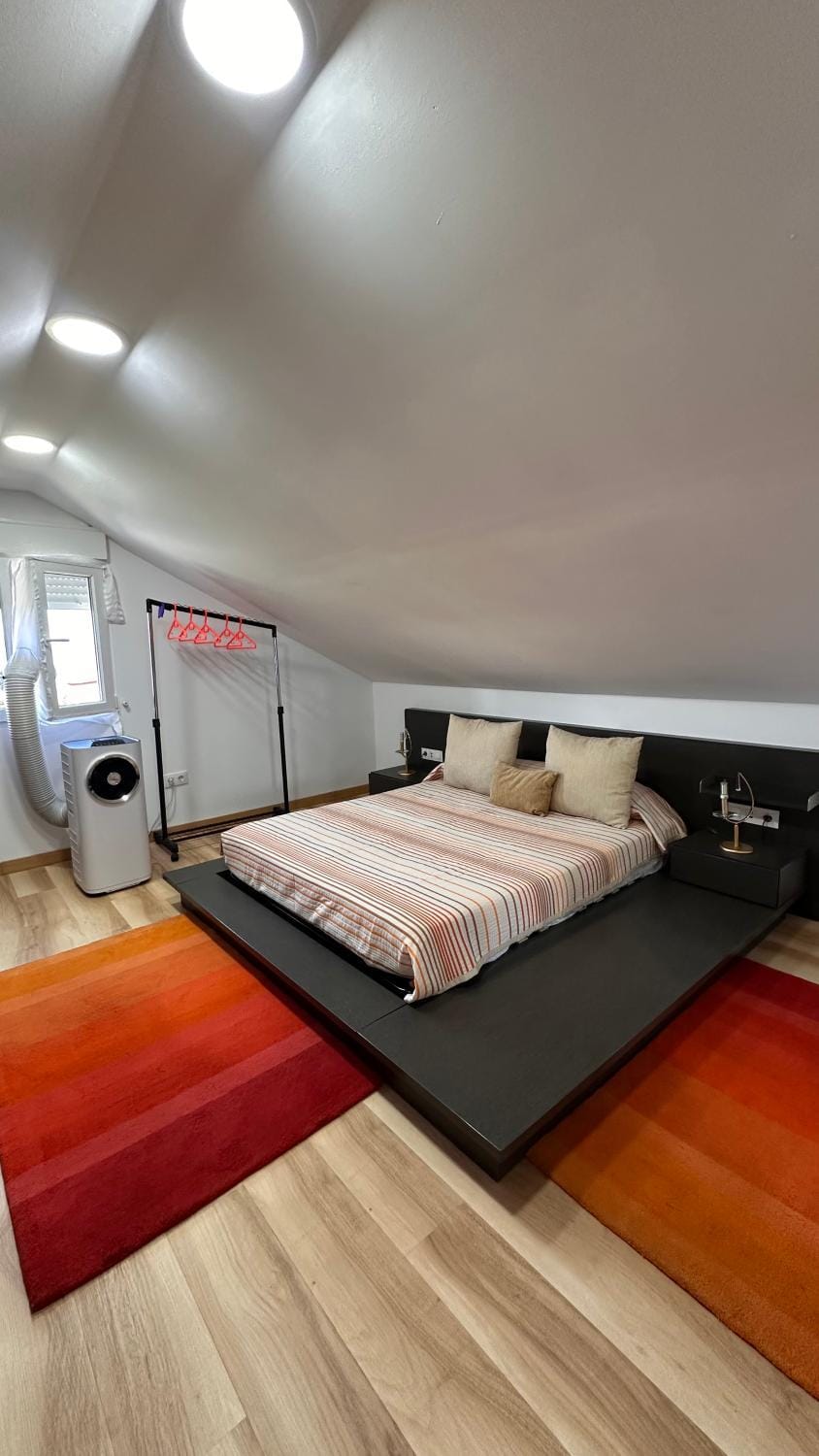 Bed, Photo of the whole room, Bedroom