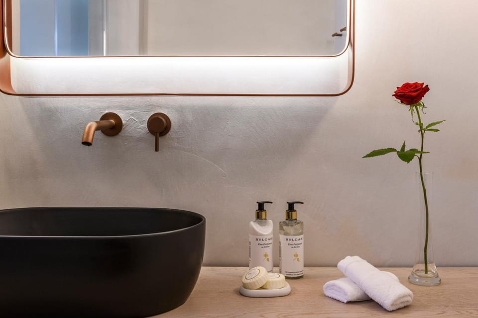Bathroom, towels