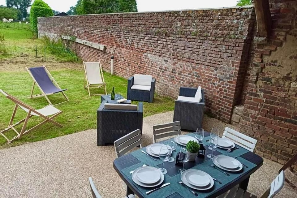 Patio, Garden, sunbed