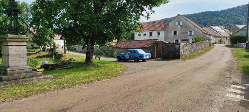 Property building, Location