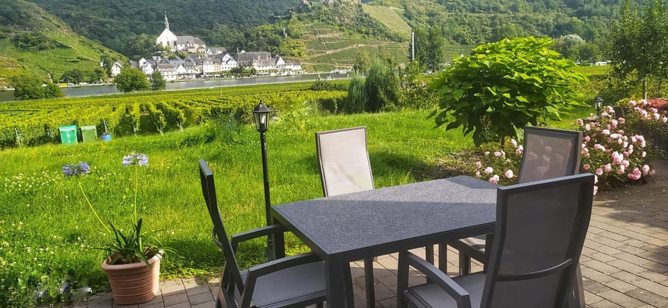 Balcony/Terrace, Garden view