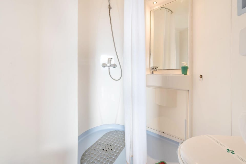 Bathroom, Living room