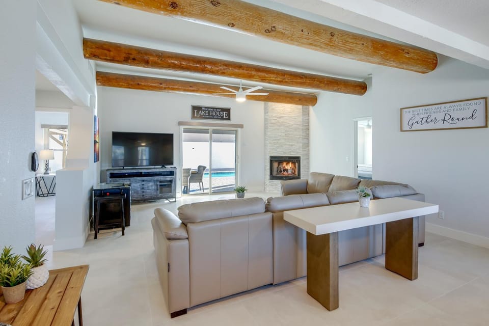 Pet-Friendly Home w/ Hot Tub in Lake Havasu City House in Lake Havasu City