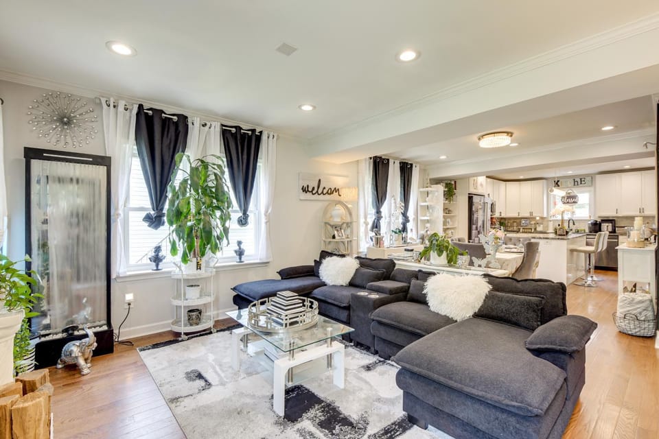 Newly Remodeled! Luxe Gem - 3 Mi to Johns Hopkins House in Baltimore