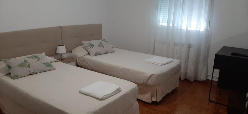 ALOJAMIENTO CASA LEÓN Bed and Breakfast in Santoña
