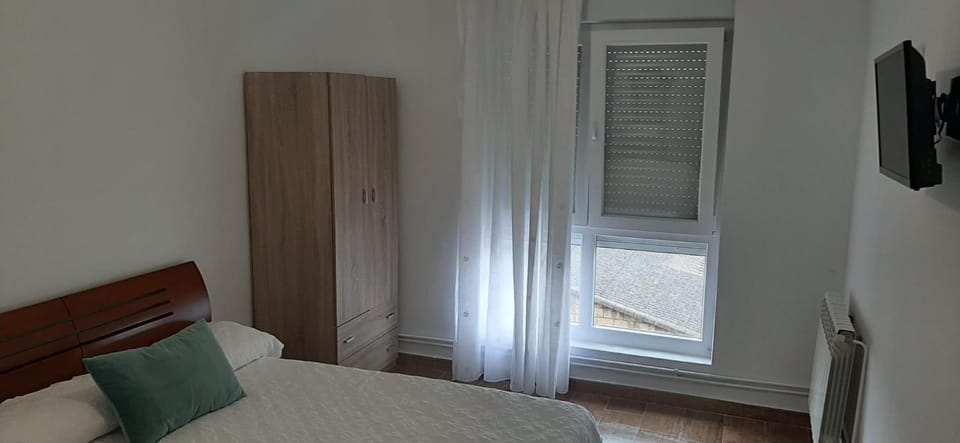 ALOJAMIENTO CASA LEÓN Bed and Breakfast in Santoña