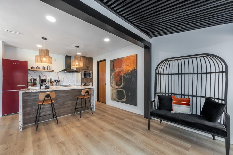 Kitchen or kitchenette, Living room, Seating area