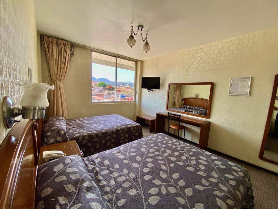 Bed, TV and multimedia, Photo of the whole room, Seating area