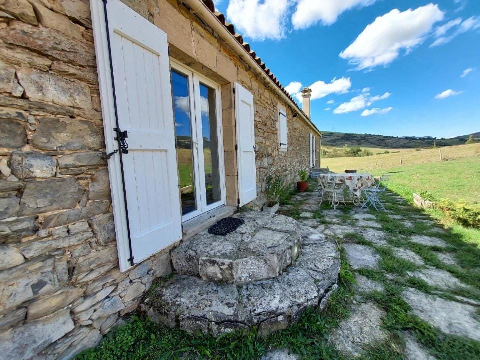 Chambre d'hôtes LES LOUVES Bed and Breakfast in Occitanie
