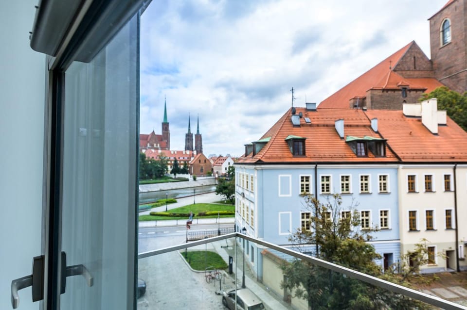 Nearby landmark, Neighbourhood, Balcony/Terrace, City view, Street view
